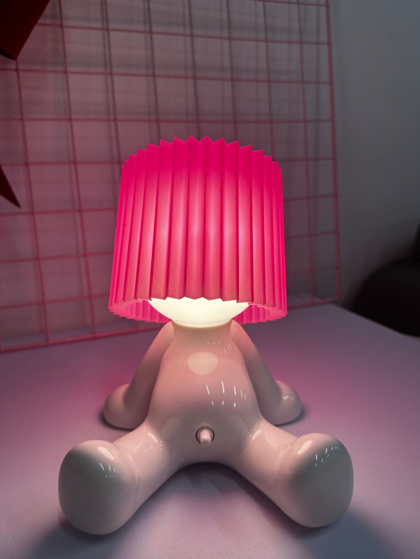 Shy Boy Desk Charging Table Lamp