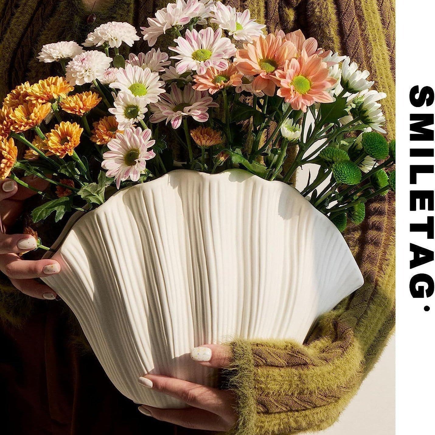 Creative ceramic flower vase