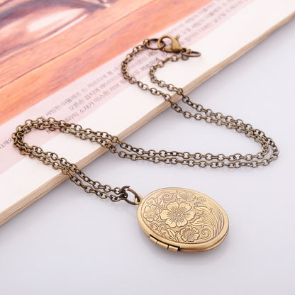 Oval Carved Flower Stripe Locket Pendant Necklace